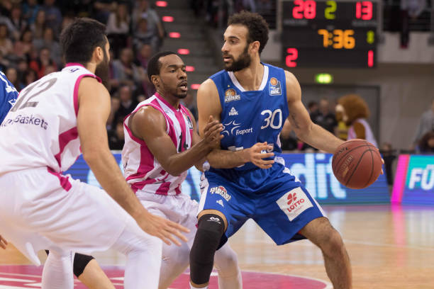 此年轻的球 此年轻的球