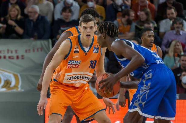 高开低走 高开低走